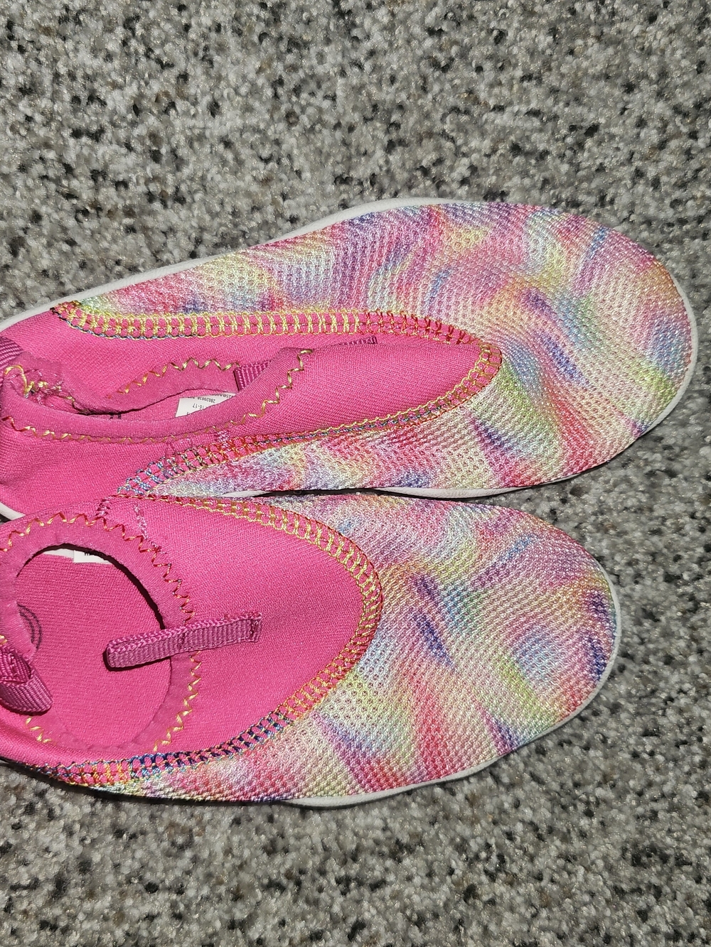 wonder nation Pink Rainbow Knit Kids Water Shoes